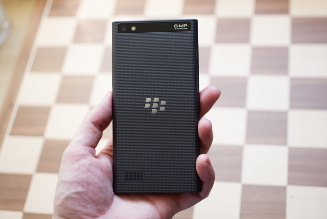 跨平台应用 blackberry leap低配亮相